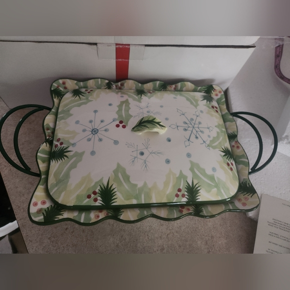 NIB Temp-tations Christmas Ceramic Casserole Dish with Lid - Picture 4 of 9